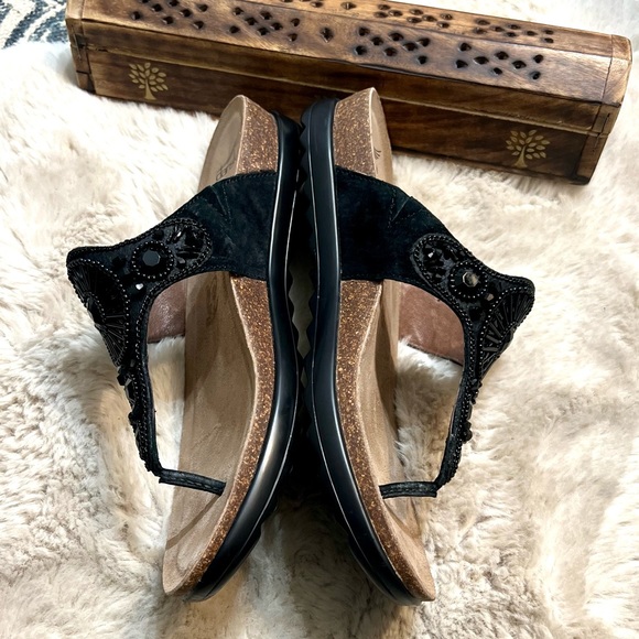Dansko Pamela Jewelled Sandal Thong 9.5-10 - Picture 7 of 14